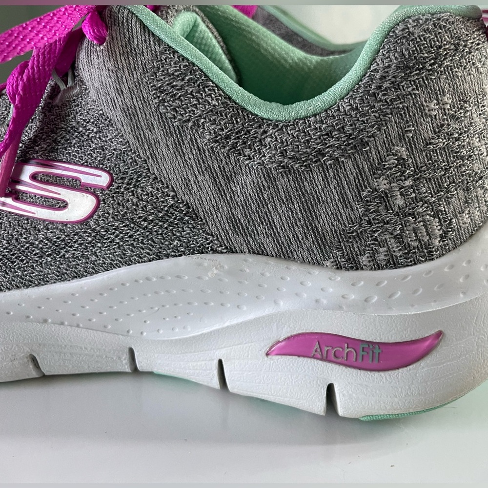 Skechers Arch Fit Air Cooled Size 9W Comfort Shoes Athletic Gray White Pink - Picture 9 of 15